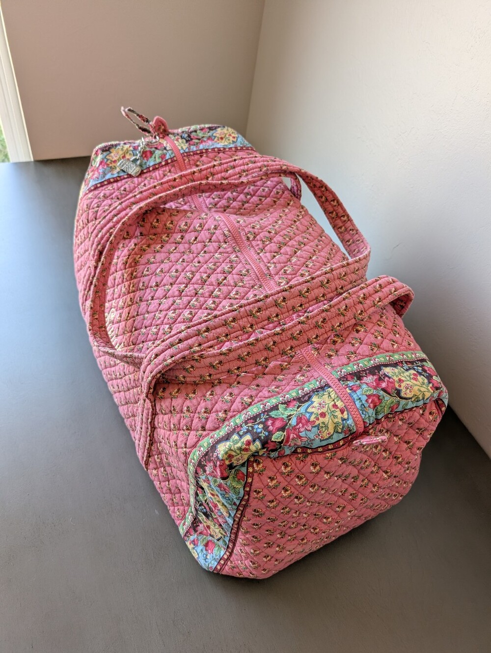 Vintage 2003 Vera Bradley Pink Pansy Large Duffel 24” Quilted Cotton Made In USA - Picture 2 of 16
